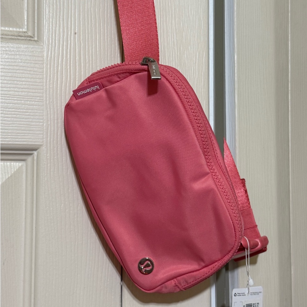 Lululemon Everywhere Belt Bag Sakura Pink